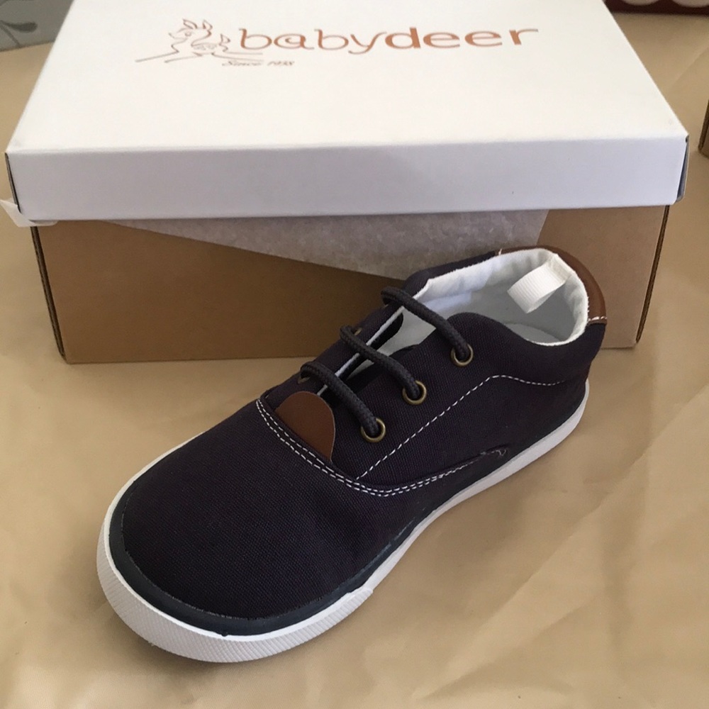 Baby deer - Picture 3 of 4